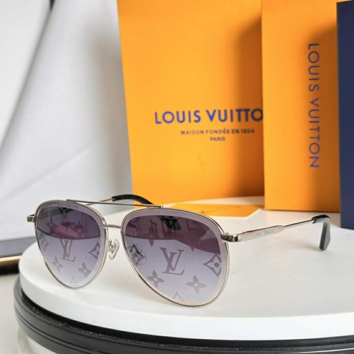 Picture of Louis Vuitton Sunglasses _SKUfw74861750fw